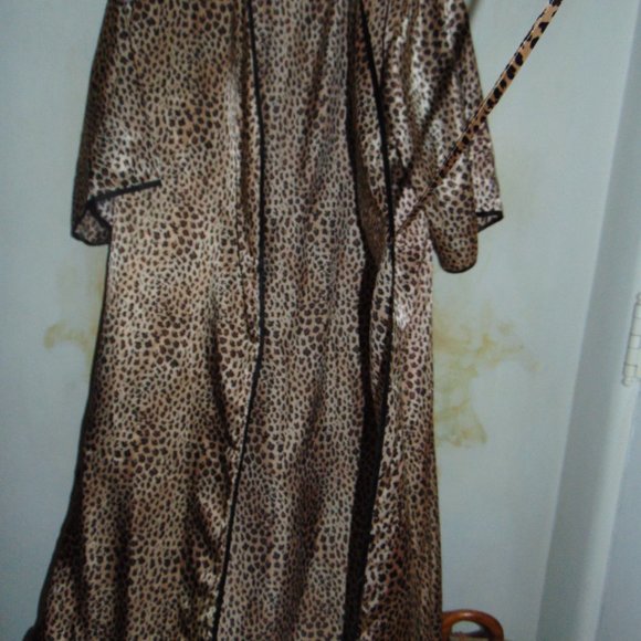 Natori Private Luxuries Silky Satin Silky Robe Large Leopard Cheetah Tie Waist L - Picture 5 of 8